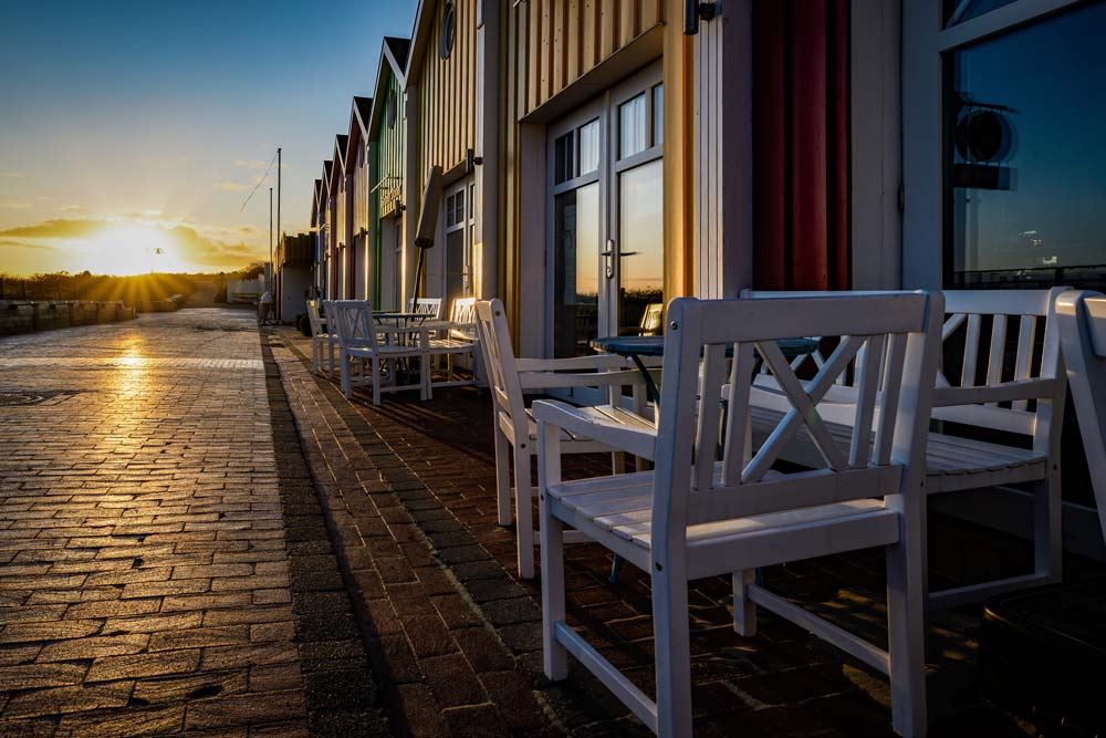 Café bei Sonnenuntergang auf Langeoog