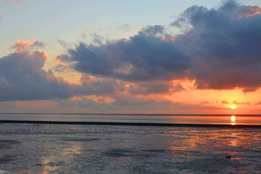 Das Wattenmeer in Ostfriesland bei Juist